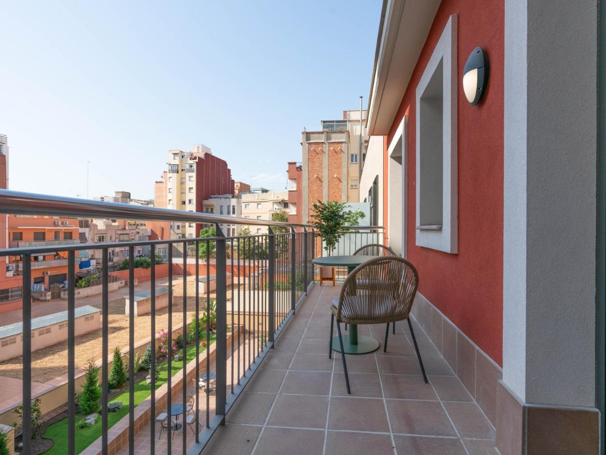 Limehome Barcelona Carrer De Besalu 90 - Estancia Temporal Bagian luar foto