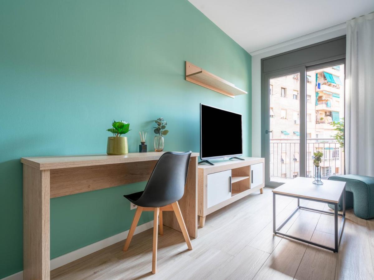Limehome Barcelona Carrer De Besalu 90 - Estancia Temporal Bagian luar foto