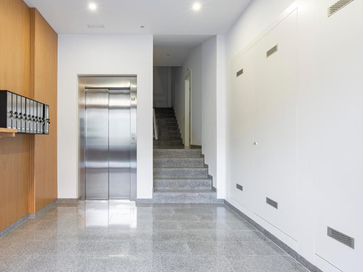 Limehome Barcelona Carrer De Besalu 90 - Estancia Temporal Bagian luar foto